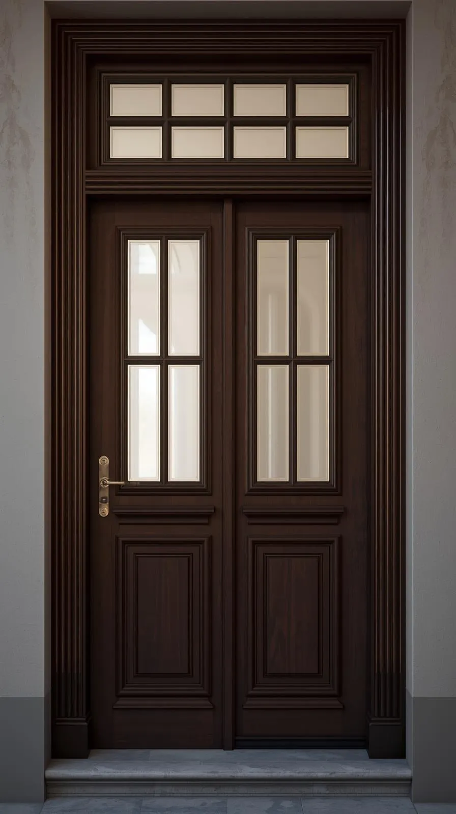 Une porte d'entrée ancienne en bois foncé avec des panneaux vitrés et une imposte vitrée fixe au-dessus pour la lumière.